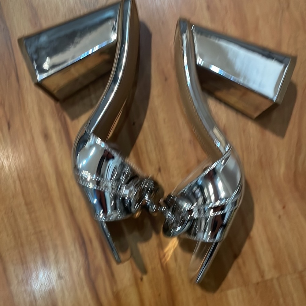 Express silver heels - Picture 2 of 4